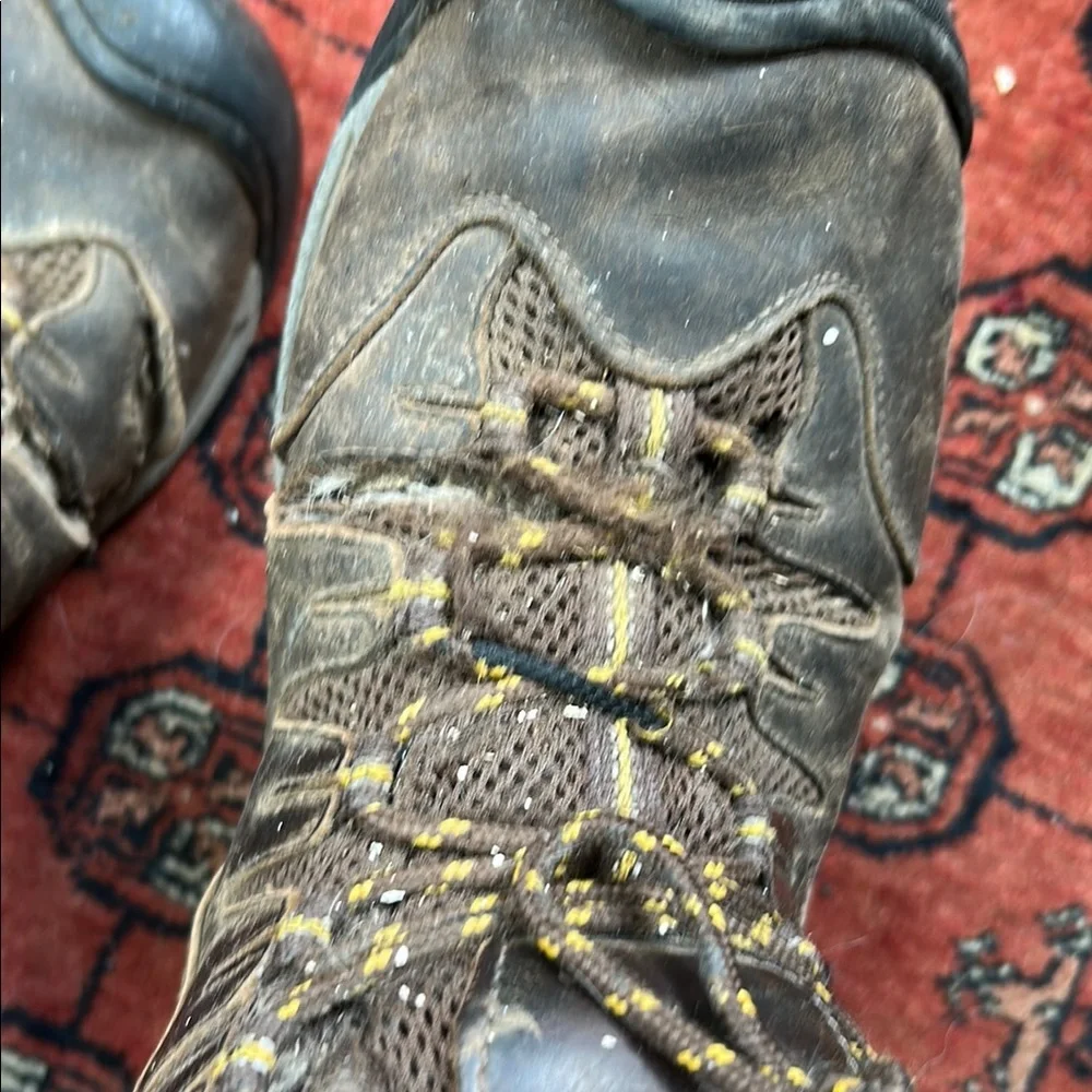 Keen Brown Hiking Boots Size 11 in Used Condition, but good for yard work!